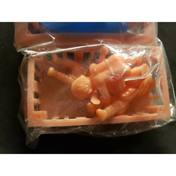 Vintage 1960's Plastic Babies Crib Rocking Horse Set Made in Hong Kong NOS - Picture 3 of 5